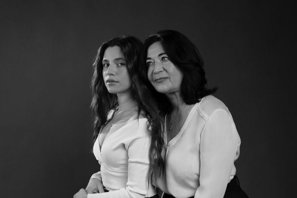 
Кристина Соловий восхитила редким фото с мамой, на которую похожа как две капли воды
