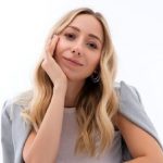 Жена Виктора Павлика пожаловалась, что ее 62-летней маме в третий раз отказали в выплате пенсии