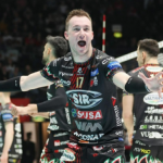 Капитан сборной Украины по волейболу Олег Плотницкий подписал новый контракт с итальянской “Перуджой”