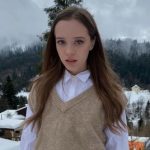 Известная украинская актриса показала свою разрушенную квартиру в Чернигове в результате вражеской атаки