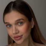 Саша Бо восхитила фото с мужем и трехмесячной дочкой в забавном костюме