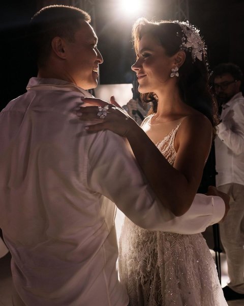 
Иванна Онуфрийчук восхитила фото со своей роскошной свадьбы на Мальдивах с мужем-иностранцем
