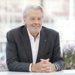 У 88-летнего Алена Делона неожиданно провели обыски и обнаружили арсенал незаконного оружия