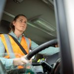 Нехватка людей и женщин на “мужских” должностях. Как изменился рынок труда из-за войны и мобилизации