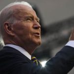 Байден подписал бюджет и напомнил Конгрессу о помощи Украине