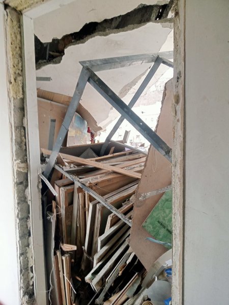 
Российская ракета разрушила здание, где проходили съемки сериала для "1+1 Украина"
