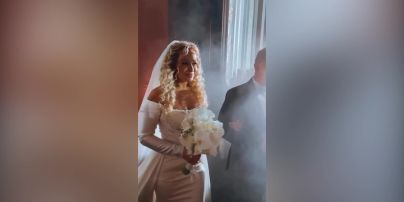 
Финалистка "Холостяка-1" Яна Соломко во второй раз вышла замуж и показала свою сказочную свадьбу в США
