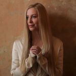 Тоня Матвиенко довела до слез треком, в котором искусственный интеллект воспроизвел голос ее покойной мамы