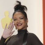 Рианна через семь месяцев после родов беременная в третий раз – СМИ