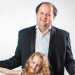 Виктор Бронюк впервые за длительное время показал свою 15-летнюю дочь-красавицу