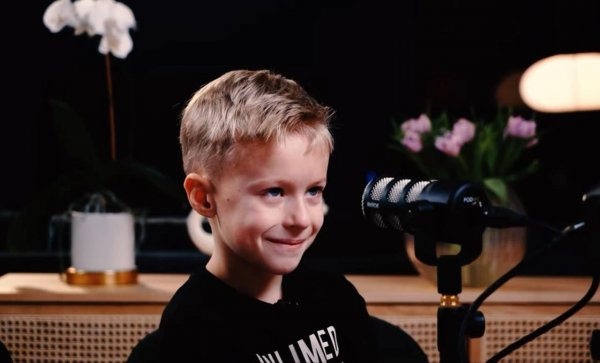 
7-летний сын Елены Кравец довел до слез своим признанием
