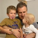 Горбунов восхитил фото с подросшими сыновьями от Осадчей и показал, как проходит их “пацанский” вечер