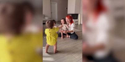 
Светлана Тарабарова растрогала видео, как ее 11-месячная дочь делает первые шаги
