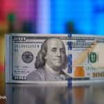 Что будет с курсом доллара и ценами в Украине: прогнозы аналитиков, банкиров и населения