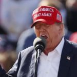 CNN: Трамп на встрече с избирателями рассказал вымышленную историю и упомянул в ней Зеленского