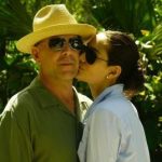 Жена тяжелобольного Брюса Уиллиса в 15 годовщину брака показала фото с их свадьбы