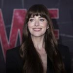 34-летняя звезда “50 оттенков серого” Дакота Джонсон впервые выходит замуж