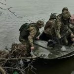 Херсонская ОВА показала, как морпехи уничтожают врага и его технику в Крынках