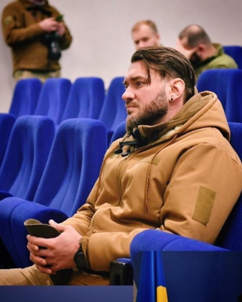 
Защитник Дмитрий Дикусар впервые за долгое время показал, как выглядит сейчас и как его изменила война
