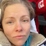 Заплаканная Алена Шоптенко показалась на костылях в больнице и шокировала, что с ней произошло