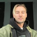 Алан Бадоев ратсрогал воспоминаниями о покойной маме: “Мое первое чувство красоты”