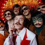 Неузнаваемый Артем Пивоваров с усами и длинными русыми волосами удивил сменой имиджа