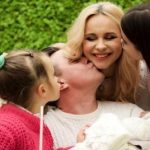 42-летняя Лилия Ребрик поделилась трогательными фото с выписки с новорожденной дочерью