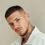 Александр Волошин честно ответил, стоит ли он на военном учете и получал ли повестку