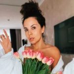 Настя Каменских снялась топлесс и показала подарок от Потапа