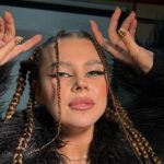 Александра Зарицкая набила на полспины и шеи необычную татуировку: “Это шок”