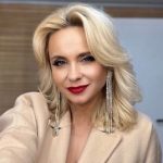 42-летняя Лилия Ребрик в откровенном боди и куртке-косусхе очаровала фигурой