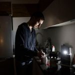 В Харькове и области вводят почасовые отключения света: графики