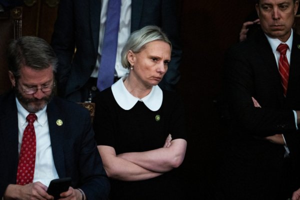 Помощь США для Украины : Конгресс наконец-то сдвинулся с места