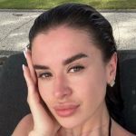 Вторая жена экса Ани Лорак после развода показалась топлесс и похвасталась своими формами