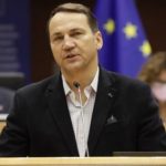 Сикорский заверил на украинском языке Кремль, что Львов – это Украина