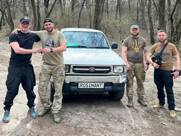 
Арсен Мирзоян резко ответил на упреки, что он "развлекается" на концертах во время войны
