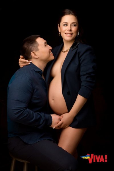 
Иванна Онуфрийчук беременна первенцем и показала большой округлый животик
