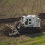 Бронированные кабины и дистанционное управление: в МВД показали работу техники для разминирования