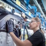 Вакансий становится больше. Кем могут работать украинские беженцы за границей