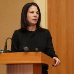 Бербок приветствовала одобрение Палатой представителей США пакета помощи Украине