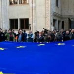 В парламенте Грузии начинают рассматривать закон об “иноагентах”: люди вышли на протест