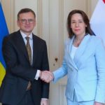 Кулеба прибыл в Гаагу и встретился с главой МИД Нидерландов