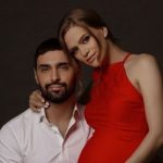 Виталий Козловский восхитил фото с новорожденным сыном и вспомнил беременность жены