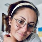 Даша Малахова восхитила редким фото с сыном и младшим на 10 лет возлюбленным на эко-ферме