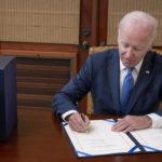 Байден подписал закон с помощью Украины