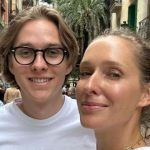 Екатерина Осадчая впервые за длительное время показалась со своим заметно подросшим 21-летним сыном