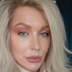 Блогерша Монро высказалась о своем первом сексе: “Это было ужасно”