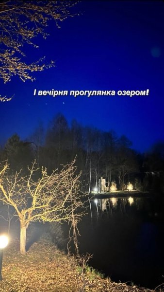 
Павел Зибров показался возле своего загородного особняка и признался, что сделал впервые
