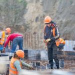 Зарплаты ниже, а цены выше. Что не так с экономикой Украины и почему в Европе люди богаче