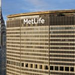 Крупнейший американский страховщик жизни MetLife одобряет выкуп акций на $3 млрд